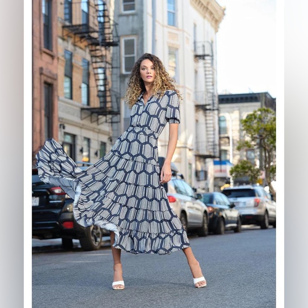 NWT T Tahari Printed Tiered Midi Dress - size M - Picture 6 of 12
